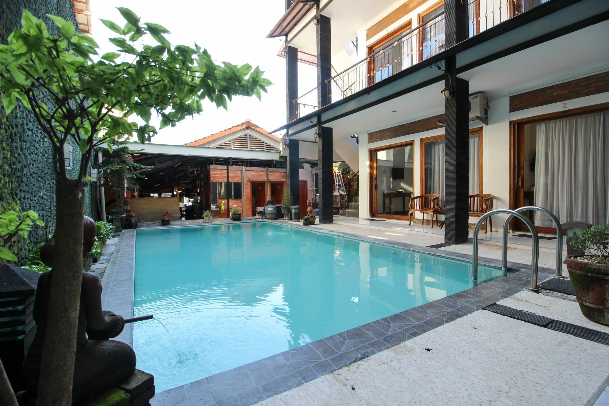 Reddoorz Plus @ Prawirotaman 3 Yogyakarta Exterior foto